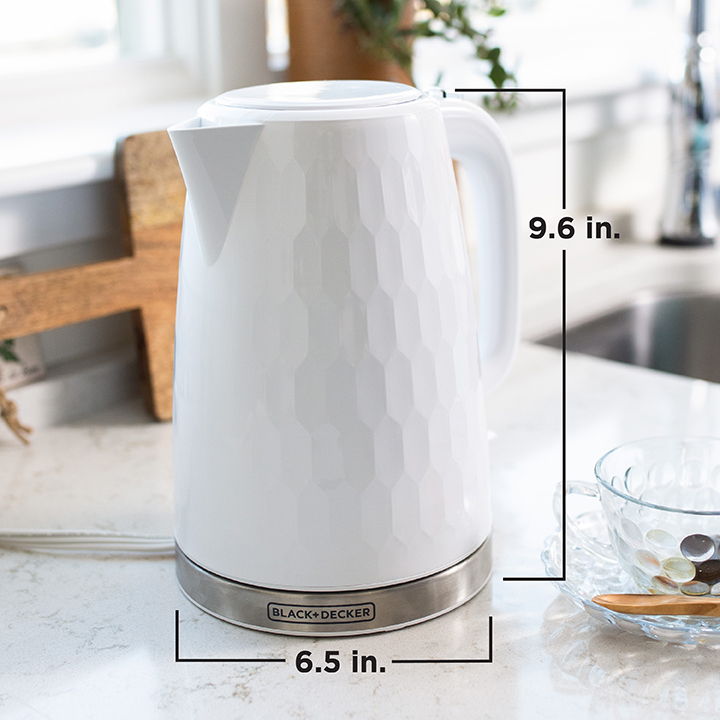 Black and shop decker white kettle